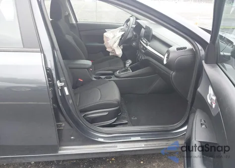 2023 Kia Forte Lxs z USA, uszkodzony, nr VIN 3KPF24AD8PE555972